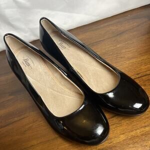 G.H. Bass Co. Black Patent Leather Pumps 2.5” Heels Size 7.5M Classic Preppy Fun